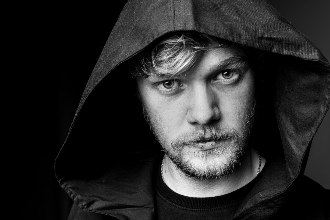 Larping Themed Studio Shoot in Honiton with Devon Photography Training